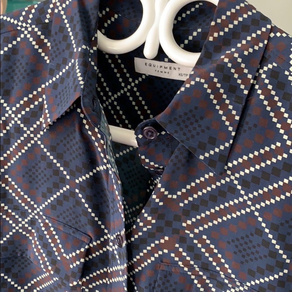 Equipment pure silk classic style shirt xs